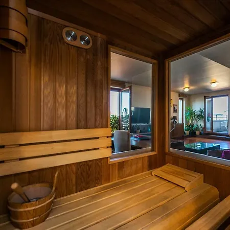 Skyline View With En Sauna