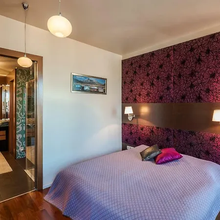 Skyline View With En Sauna Apartment