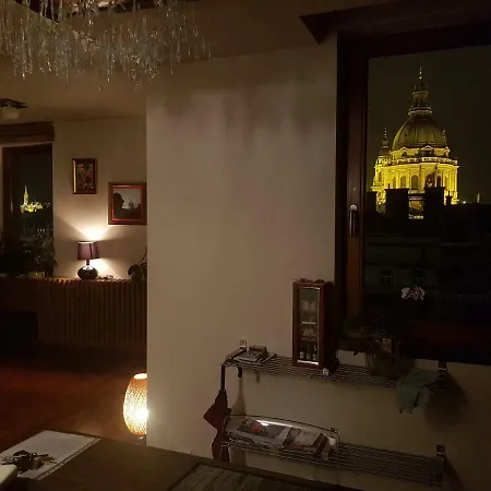 Apartment Skyline View With En Sauna