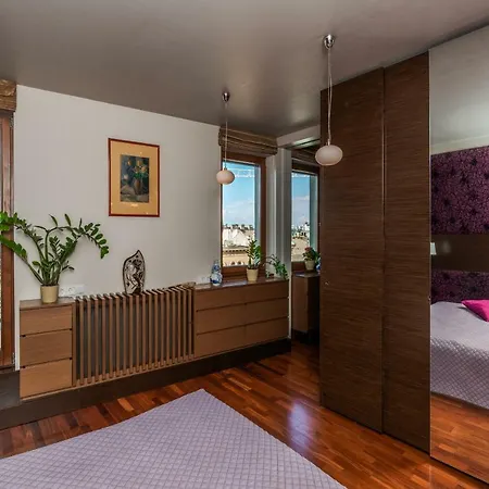 Skyline View With En Sauna Apartment *