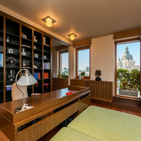 Skyline View With En Sauna *